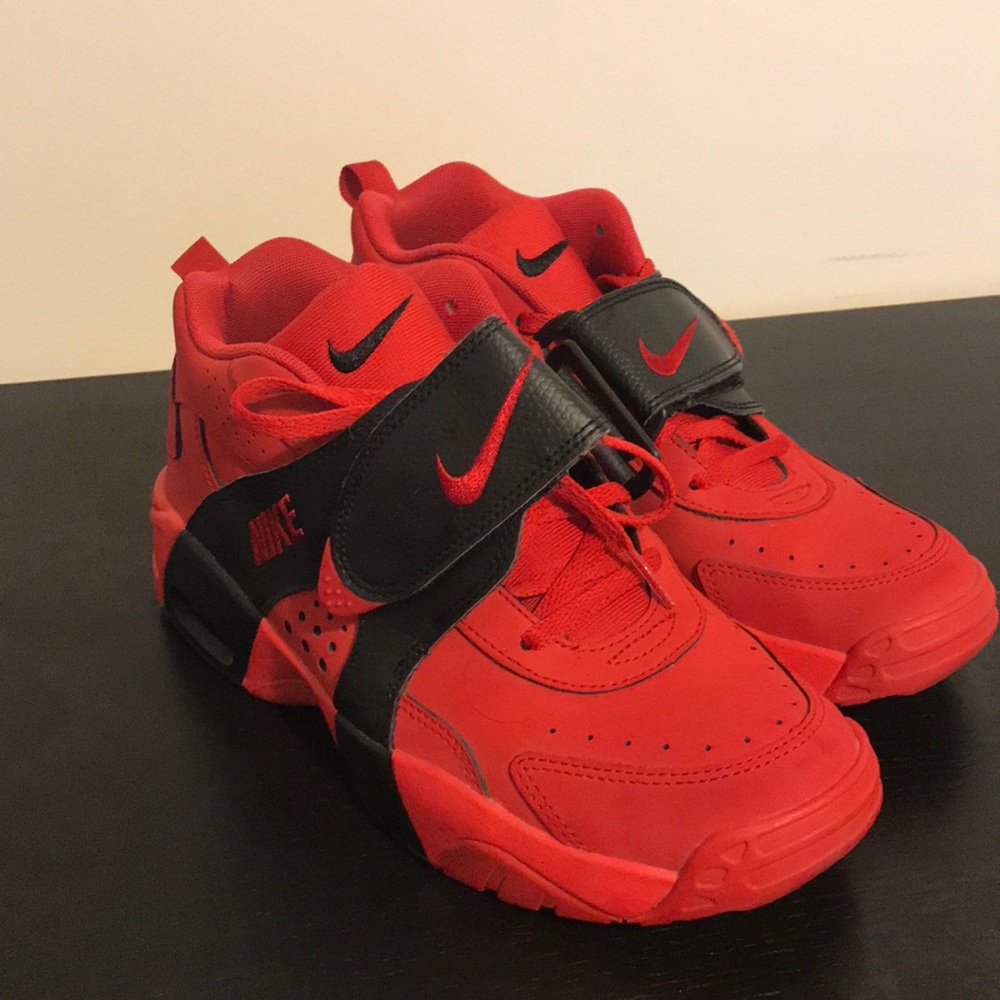 NIKE SNEAKERS